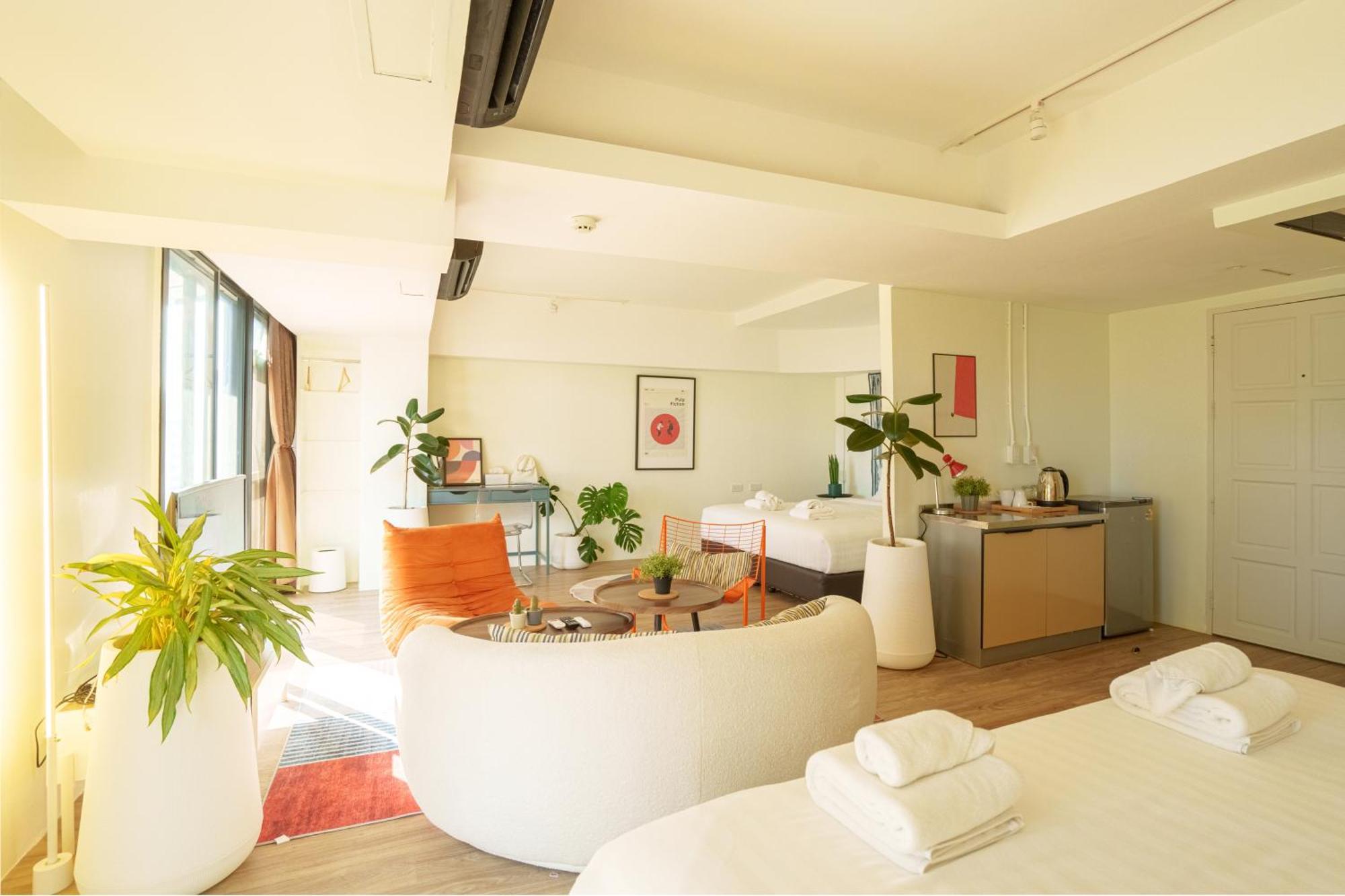 Gecko Eye Hotel Bangkok Bagian luar foto