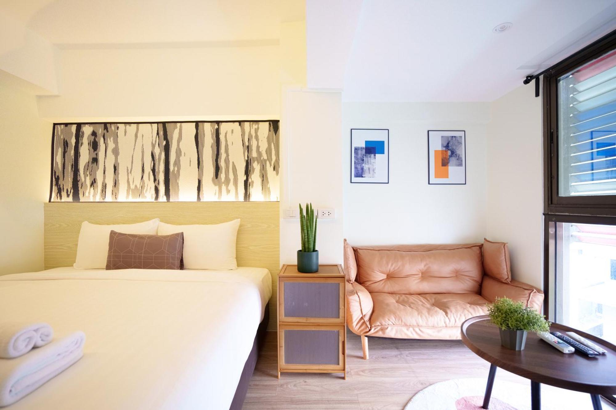 Gecko Eye Hotel Bangkok Bagian luar foto